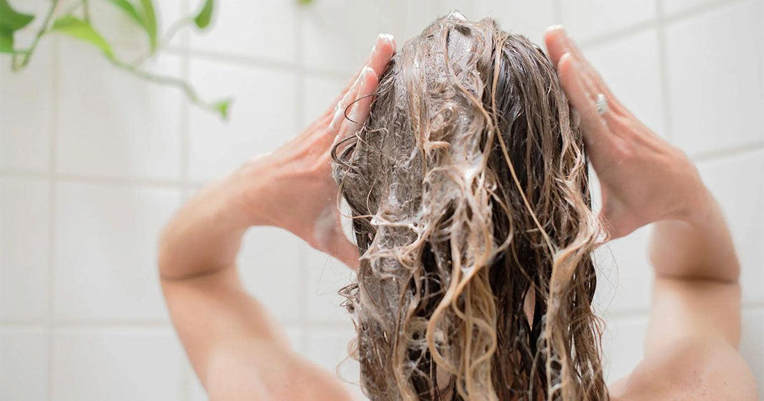 Quoi faire pour éviter et apaiser les démangeaisons après la douche? - Clinique à Deux Cheveux