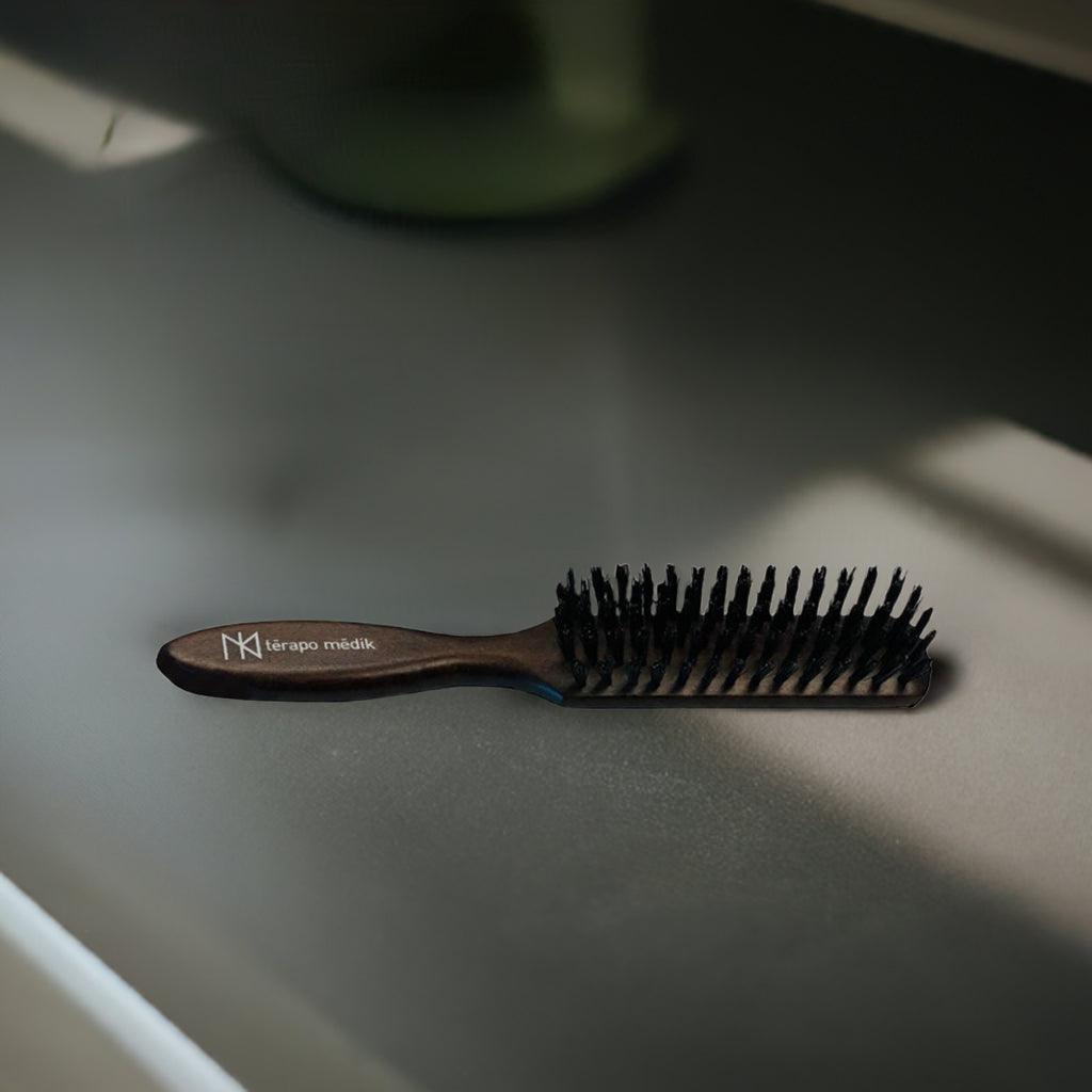 Brosse à cheveux en poil de sanglier haut de gamme - Clinique à Deux Cheveux
