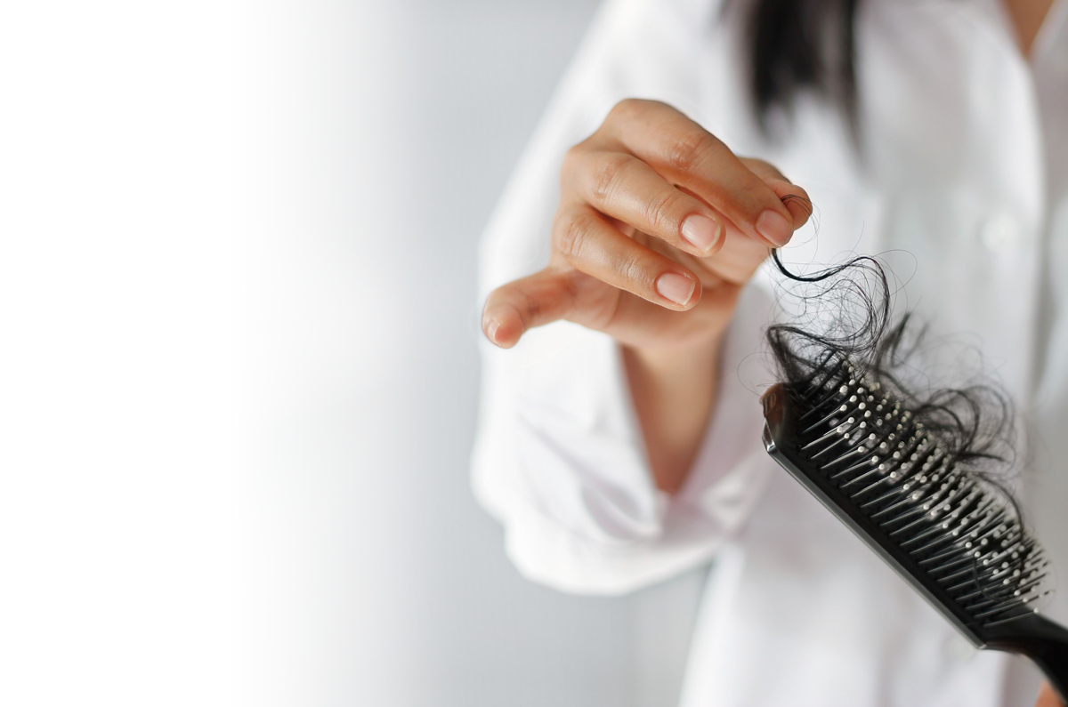 Perte de cheveux femmes: 10 options favorisant la repousse des cheveux